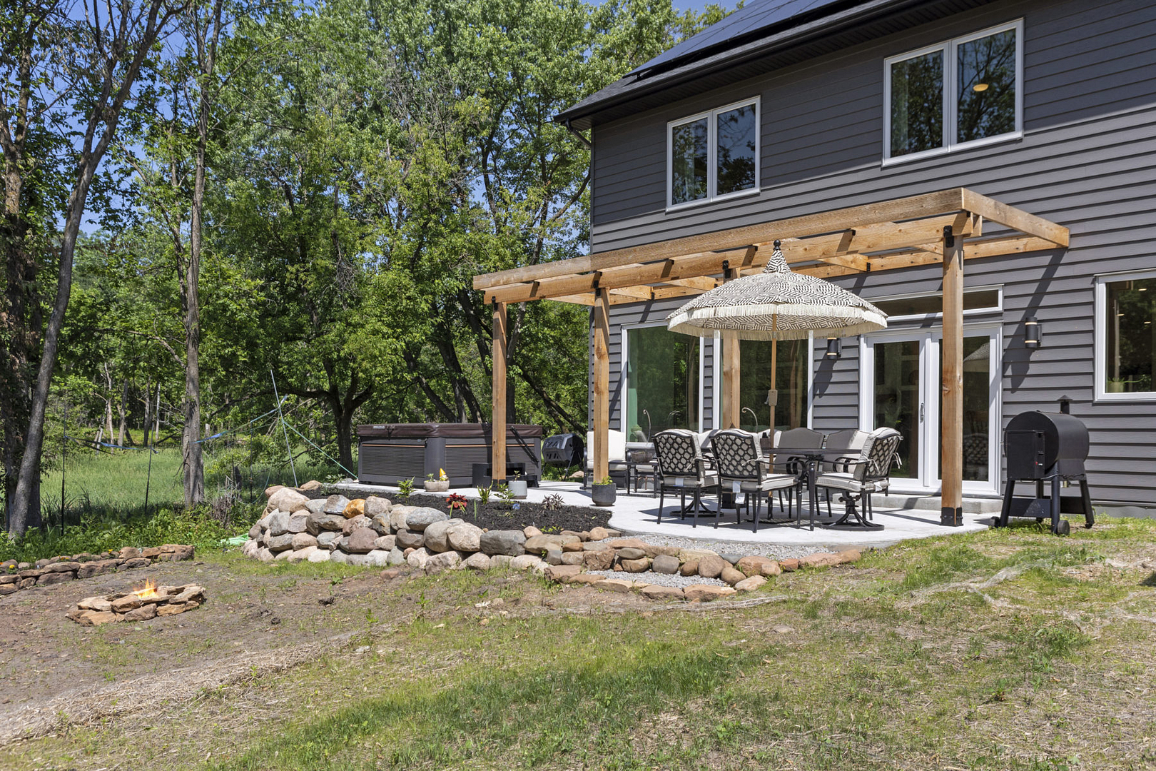 Paltrin - Rosa Home - Exterior Patio
