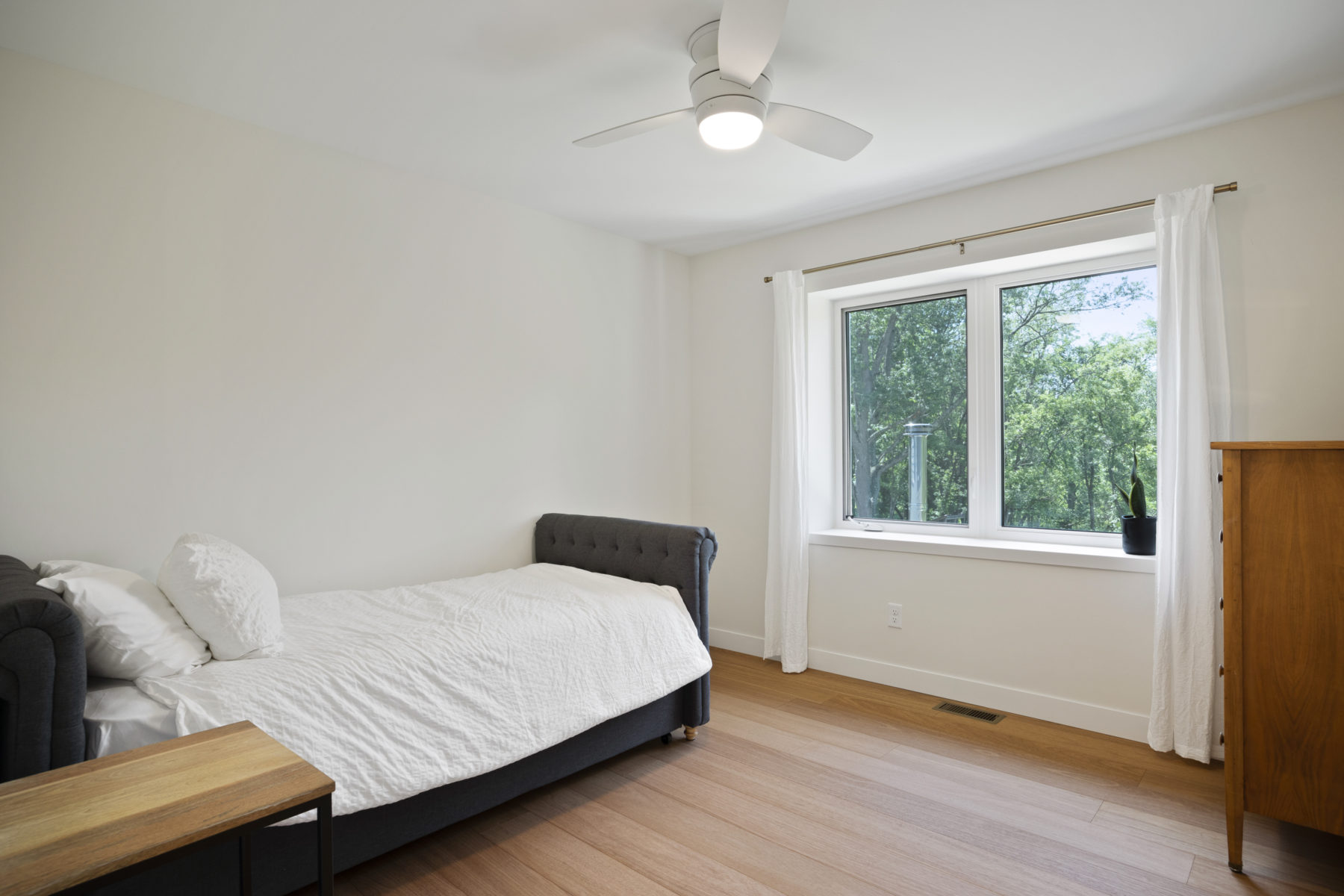 Paltrin - Rosa Home - Bed Room